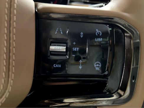 Used 2023 Land Rover Range Rover Sport SE Dynamic image 11