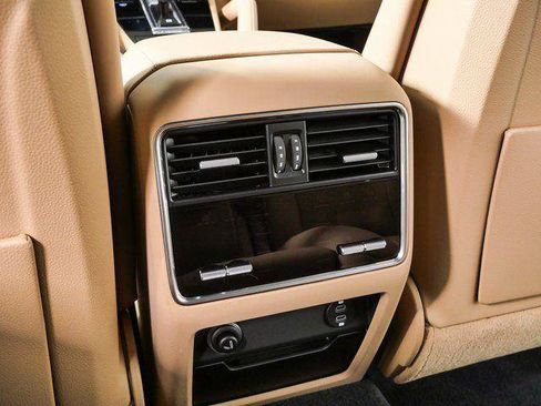 Certified 2023 Porsche Cayenne Platinum Edition AWD/4WD image 22