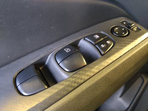 Used 2024 Nissan Altima 2.5 SV FWD image 27