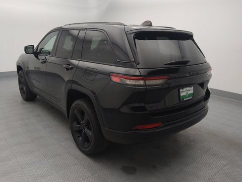 Used 2023 Jeep Grand Cherokee Altitude AWD/4WD image 5