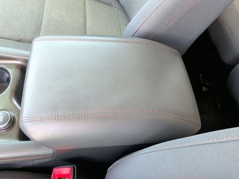 Used 2025 Ford Explorer Active RWD image 30