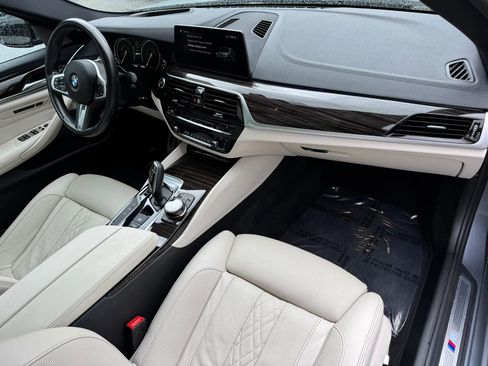 Used 2018 BMW 530e xDrive AWD/4WD image 24