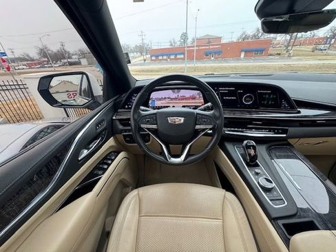 Used 2021 Cadillac Escalade ESV Premium Luxury image 5