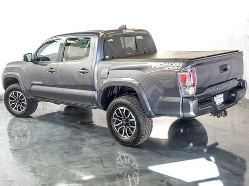 Used 2021 Toyota Tacoma TRD Sport w/ Technology Package AWD/4WD image 9