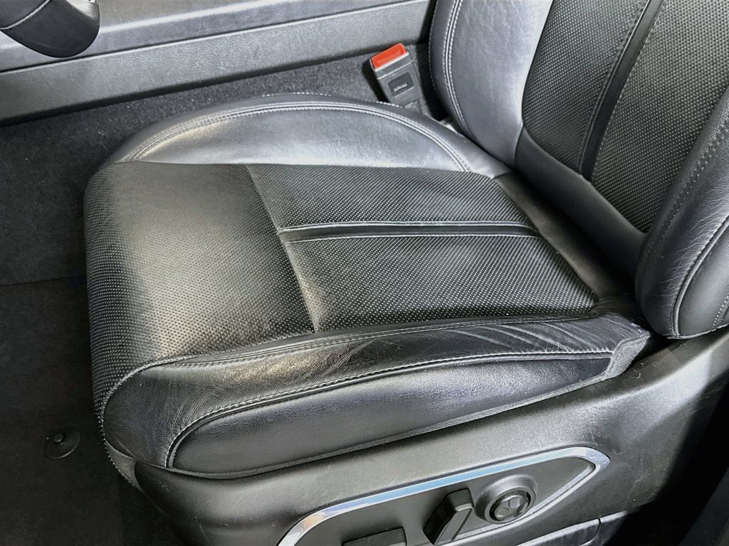 Used 2024 Jeep Wagoneer L Series II w/ Flexible Seating Group AWD/4WD image 20