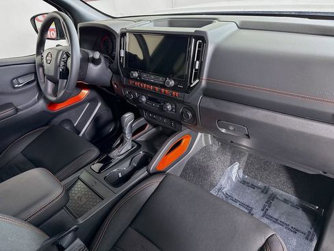Used 2025 Nissan Frontier PRO-4X w/ Pro Convenience Package AWD/4WD image 32