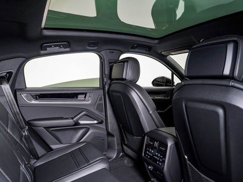 New 2026 Porsche Cayenne Coupe image 16