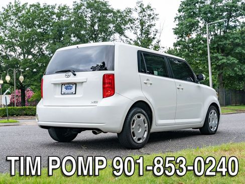 Used 2010 Scion xB FWD image 5