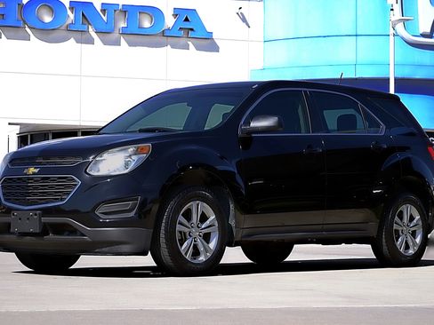 Used 2017 Chevrolet Equinox LS FWD image 1