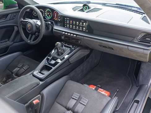 Used 2022 Porsche 911 GT3 image 11