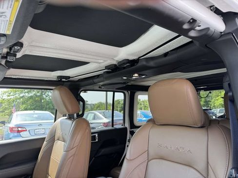 Used 2021 Jeep Wrangler Unlimited Sahara AWD/4WD image 18