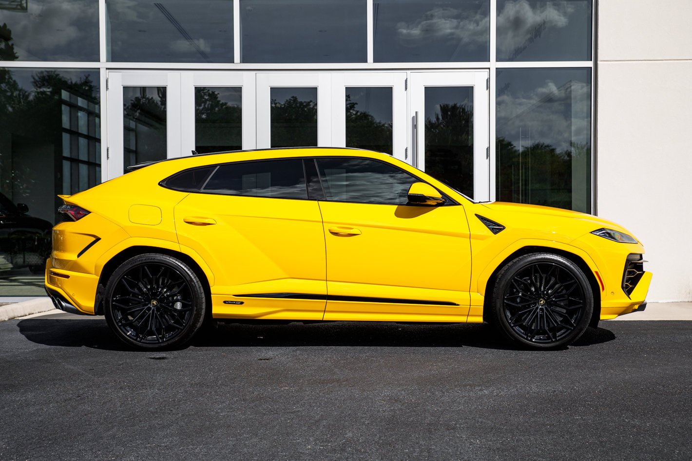 Used 2025 Lamborghini Urus S AWD/4WD image 20