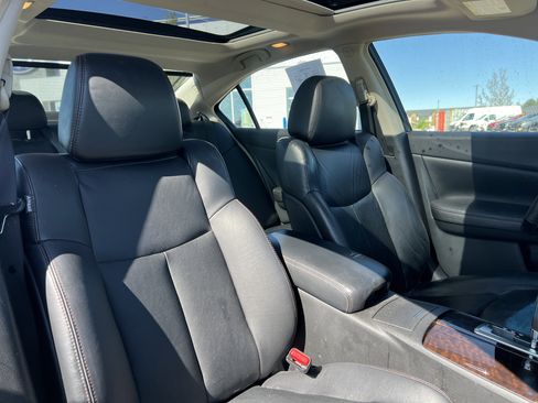 Used 2011 Nissan Maxima 3.5 SV w/ Premium Pkg image 16