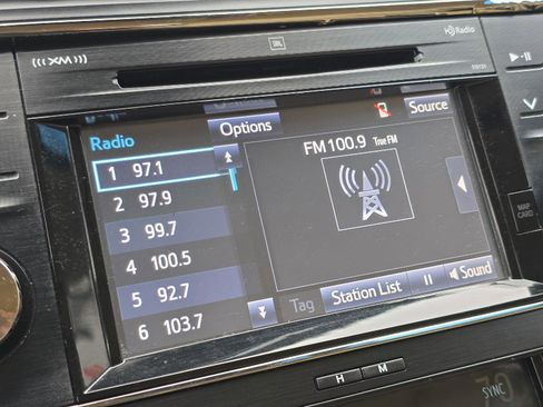 Used 2018 Toyota Avalon Limited image 68