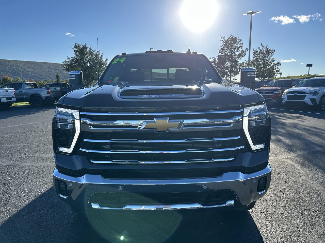 Used 2024 Chevrolet Silverado 3500 LTZ w/ LTZ Convenience Package AWD/4WD image 14