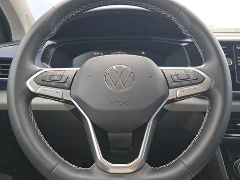 Certified 2023 Volkswagen Taos SE w/ Panoramic Sunroof Package AWD/4WD image 23