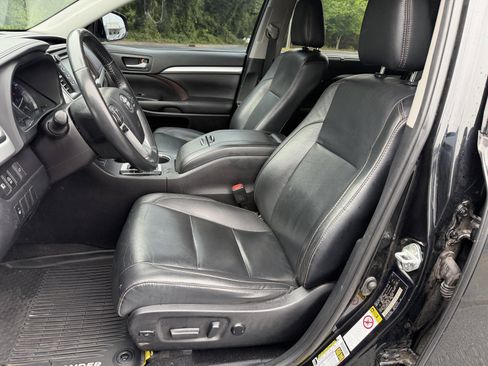 Used 2019 Toyota Highlander XLE AWD/4WD image 20