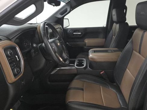 Used 2021 Chevrolet Silverado 1500 High Country w/ Technology Package AWD/4WD image 12