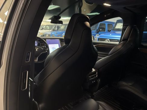 Used 2017 Tesla Model X 100D image 6