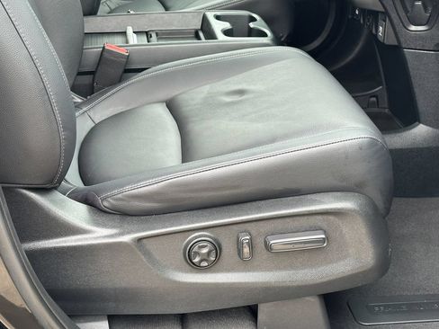 Used 2024 Honda Odyssey Touring image 8