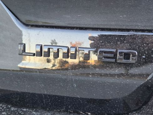 New 2025 Jeep Grand Cherokee Limited w/ Luxury Tech Group II image 9