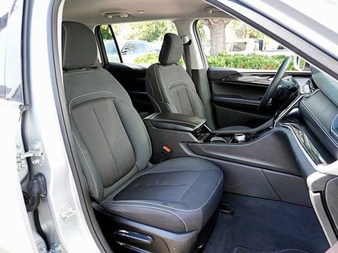 Used 2023 Jeep Grand Cherokee L Laredo RWD image 12