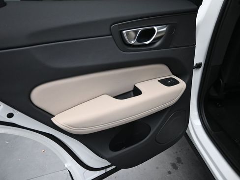 New 2026 Volvo XC60 B5 Core image 27