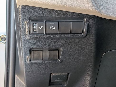 Used 2022 Toyota Corolla Cross LE image 15