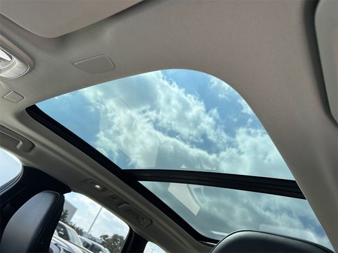 Used 2024 Volvo XC60 B5 Core image 19