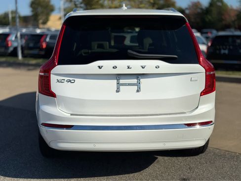 Used 2023 Volvo XC90 T8 Plus w/ Protection Package Premier image 8