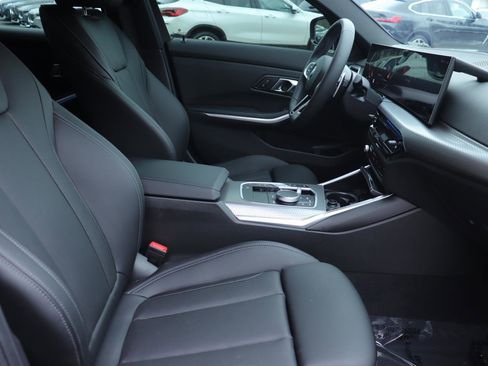Used 2026 BMW 330i Sedan w/ M Sport Package image 17