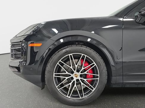 Certified 2024 Porsche Cayenne S AWD/4WD image 8