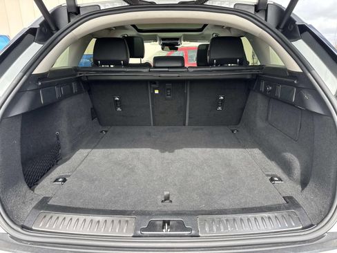 Used 2024 Land Rover Range Rover Velar S image 8