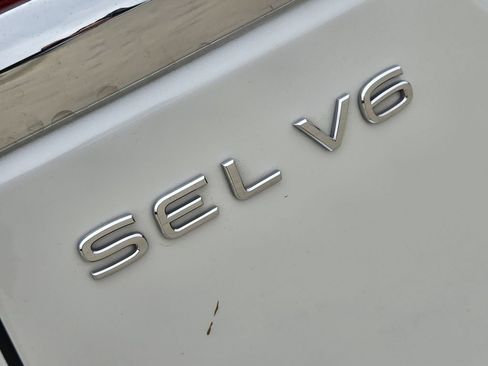 Used 2022 Volkswagen Atlas SEL R-Line AWD/4WD image 8