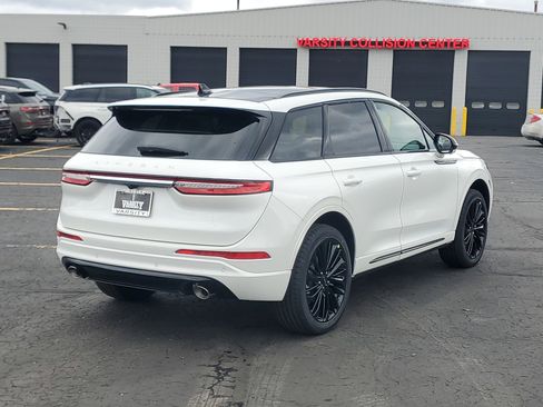 New 2026 Lincoln Corsair Premiere image 4