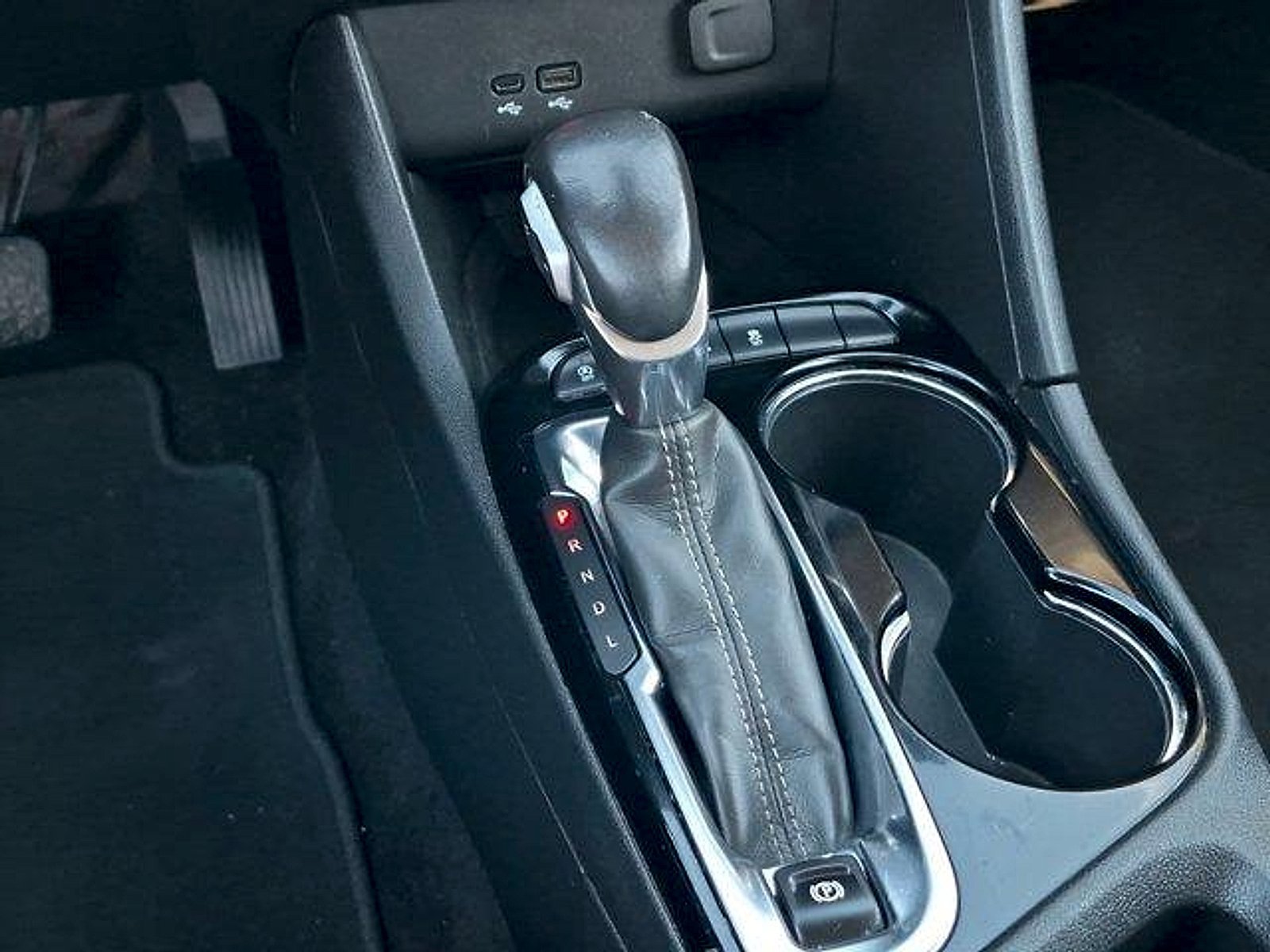 Used 2024 Buick Encore GX Preferred w/ Comfort Package FWD image 15