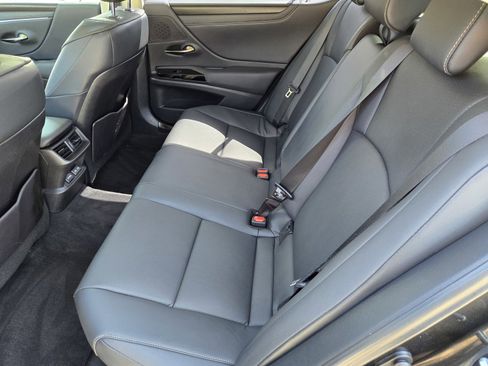 Used 2023 Lexus ES 300h w/ Premium Package FWD image 12