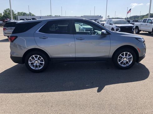 Used 2024 Chevrolet Equinox LT AWD/4WD image 9