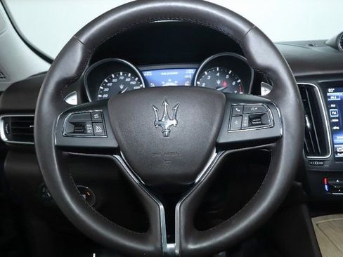 Used 2018 Maserati Levante S GranLusso image 23