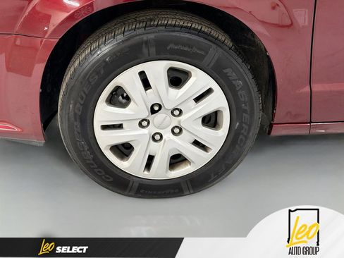 Used 2020 Dodge Grand Caravan SE image 30