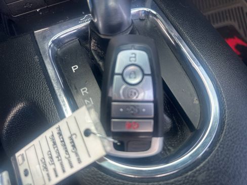 Used 2015 Ford Mustang Convertible RWD image 37