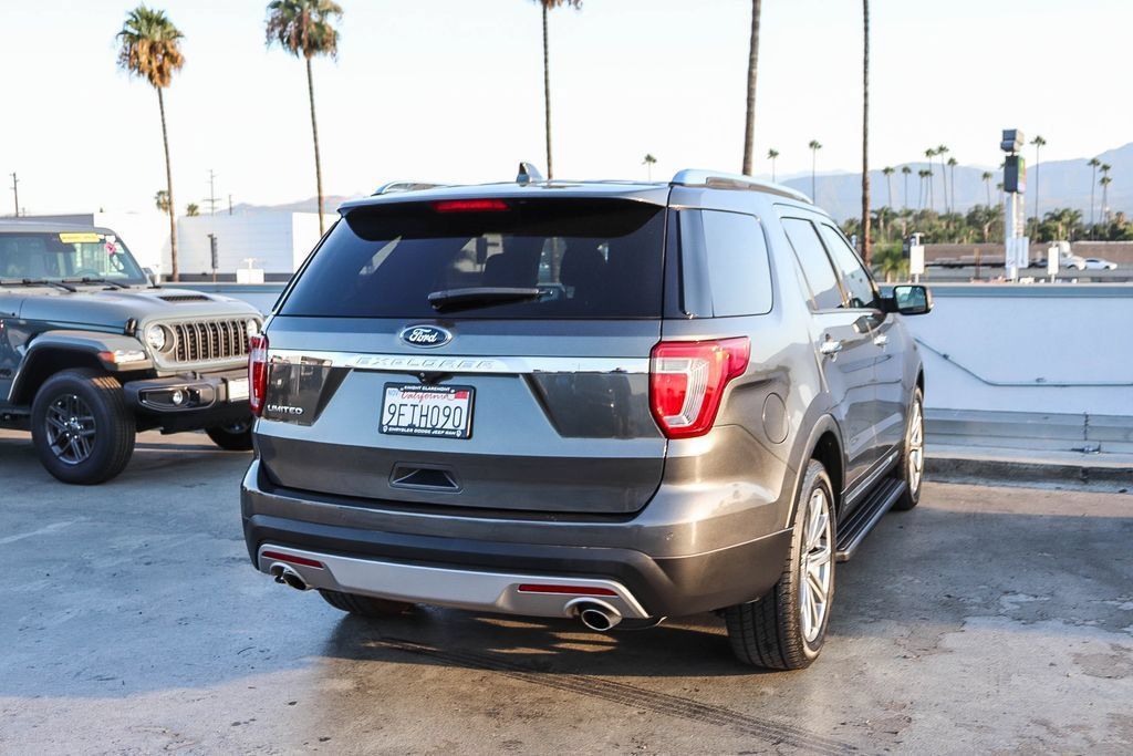 Used 2017 Ford Explorer Limited FWD image 9