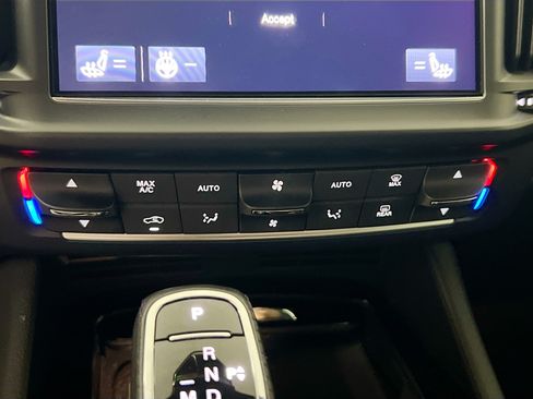 Used 2022 Maserati Levante GT AWD/4WD image 26