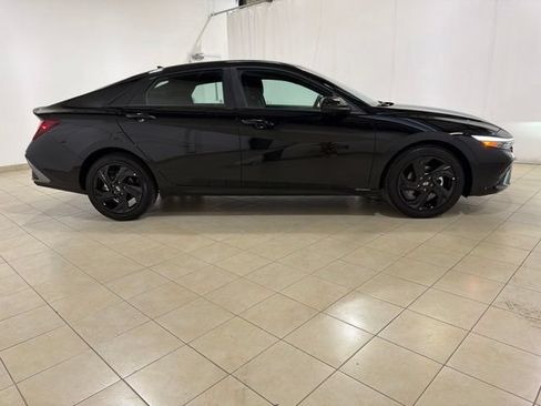 Used 2026 Hyundai Elantra Sport FWD image 7
