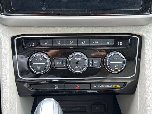 Used 2022 Volkswagen Atlas SE image 23