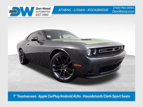Used 2019 Dodge Challenger SXT RWD image 1