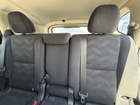 Used 2016 Nissan Rogue S w/ Appearance Package FWD image 8