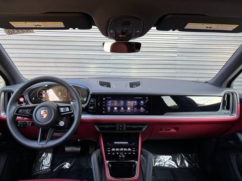 Certified 2026 Porsche Cayenne AWD/4WD image 13