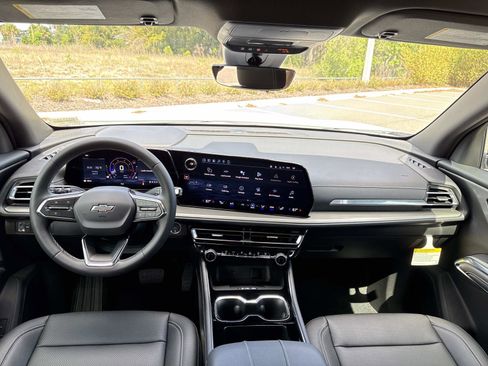New 2026 Chevrolet Traverse LT w/ Midnight/Sport Edition FWD image 13
