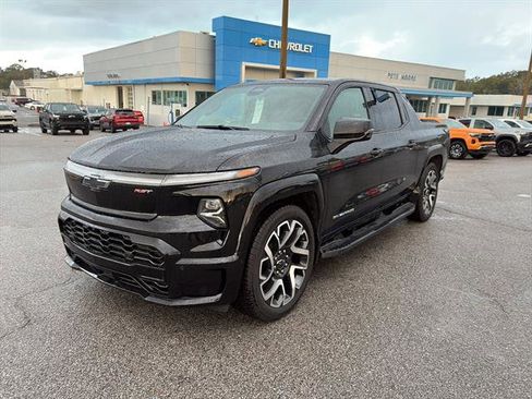 New 2025 Chevrolet Silverado EV RST AWD/4WD image 3